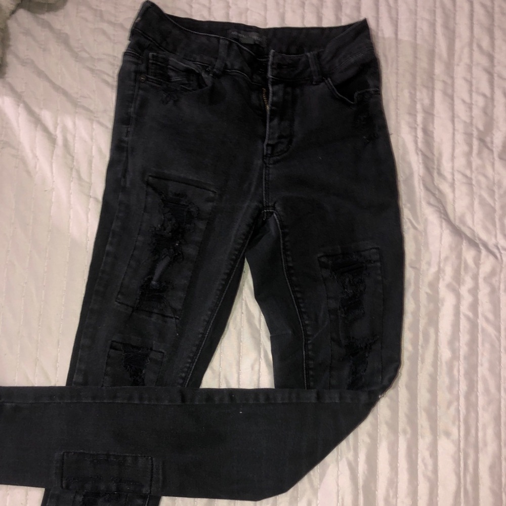 Kendall & Kylie “ripped” Jeans🦋